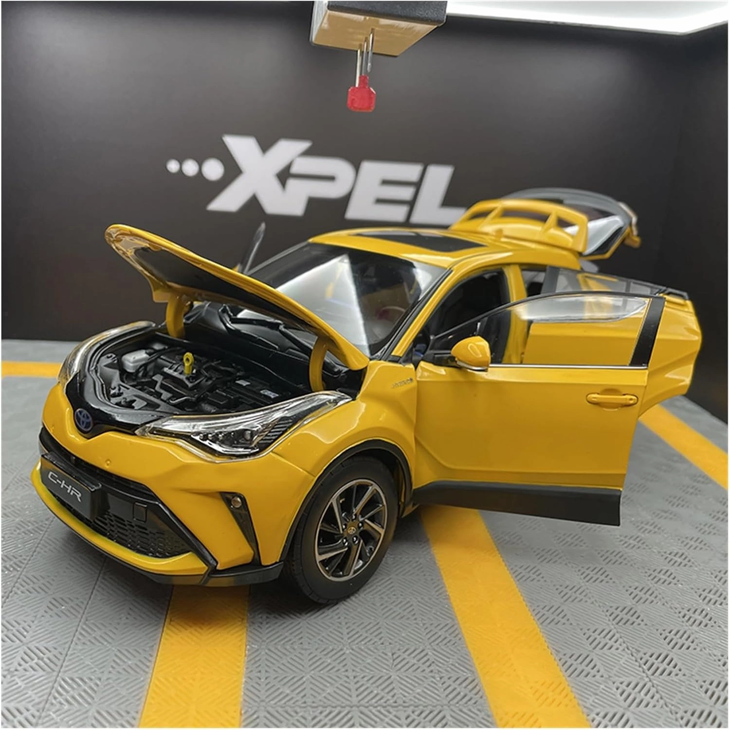 Alloy Resin Car Vehicle Model 1 18 Fit for Toyota C-HR Yellow Alloy Simulation Car Model Collection Adult Toy Crafts Festive Deluxe Gift (Color : White)