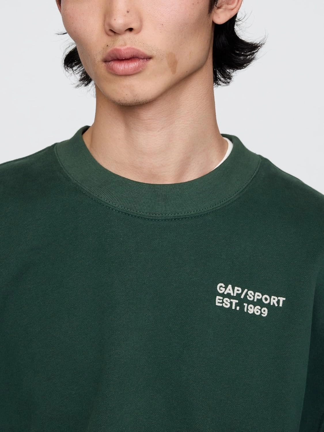 GAP Men's Mini Logo Crewneck Sweatshirt