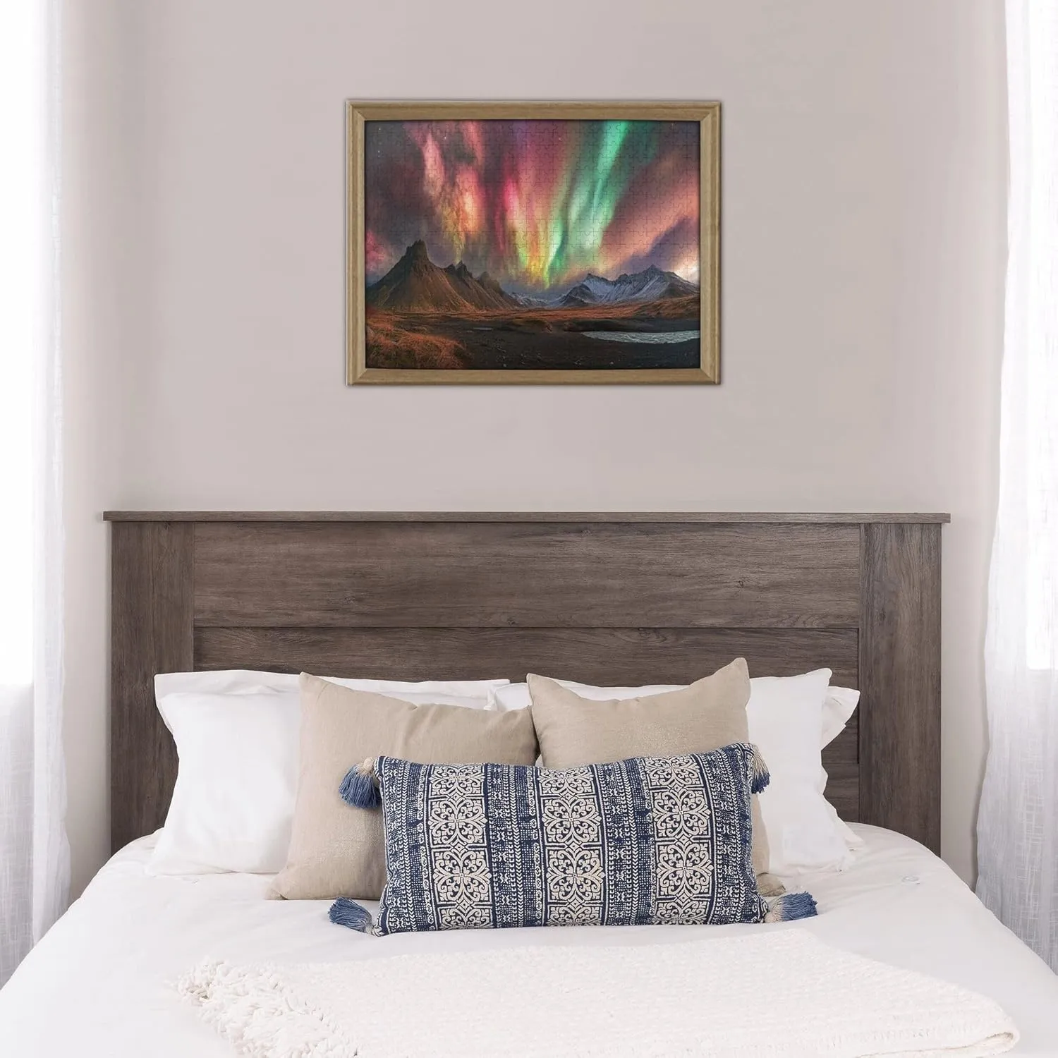 Gorgeous Polar Aurora 500 Pcs Jigsaw Puzzles for Adults,Classic Scenery Photography,Enchanting Natural Landscape Puzzle,Wooden Jigsaw for Ideal for Relaxation and Family Fun
