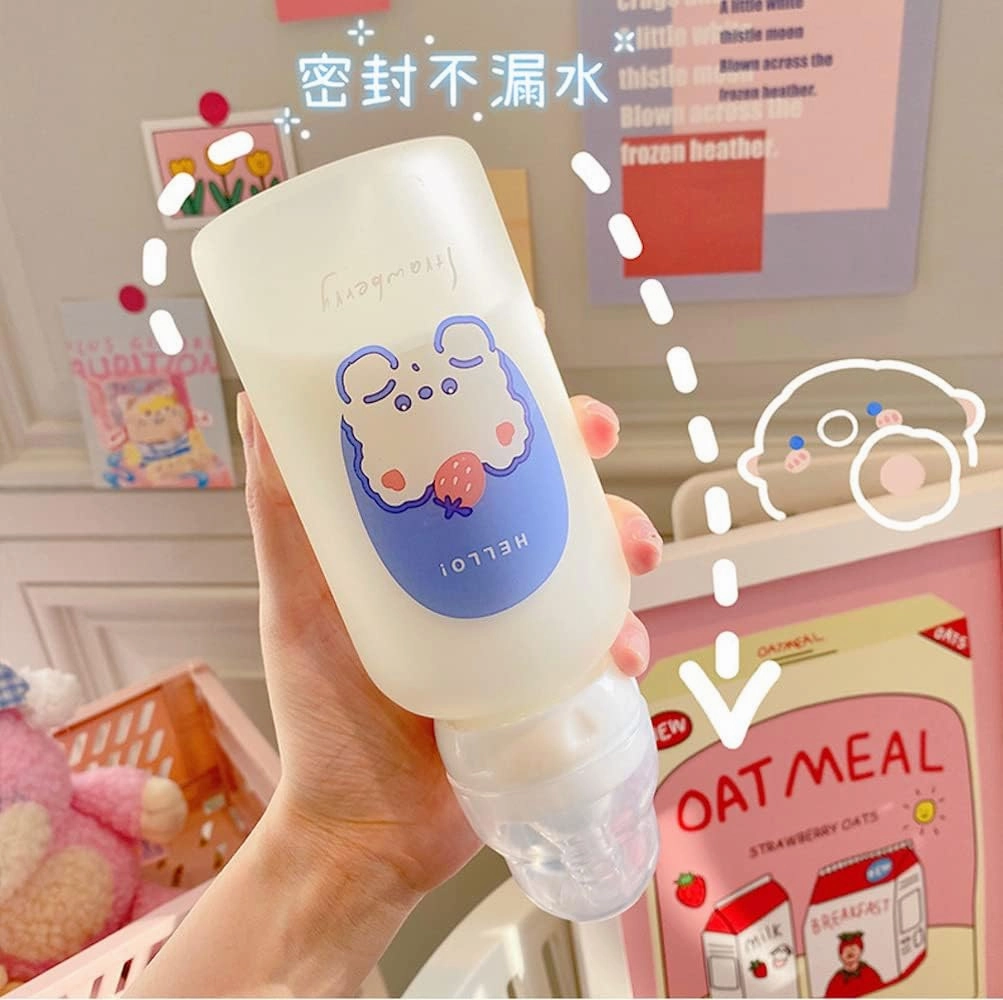 JHTPSLR Strawberry Bear Glass Sippy 11oz Kawaii Drinking Bottle for Adults Sports Office Cute Frosted Borosilicate Portable Water Jug (D)