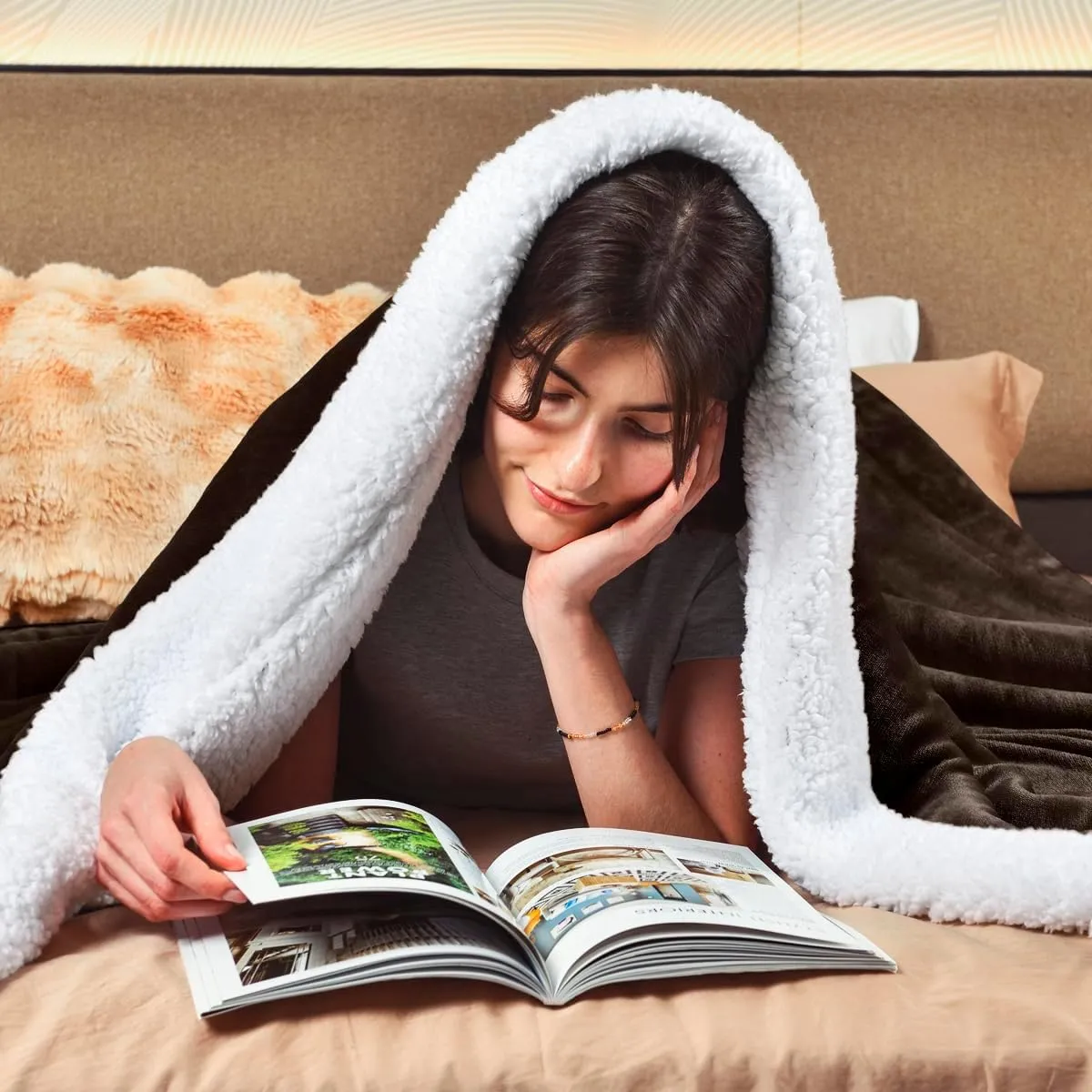 KAWAHOME Sherpa Fleece Queen Size Blanket for Bed - Extra Warm and Heavy Thick Blankets for Winter, Super Soft 500GSM Plush Blanket, 90"X 90" Brown