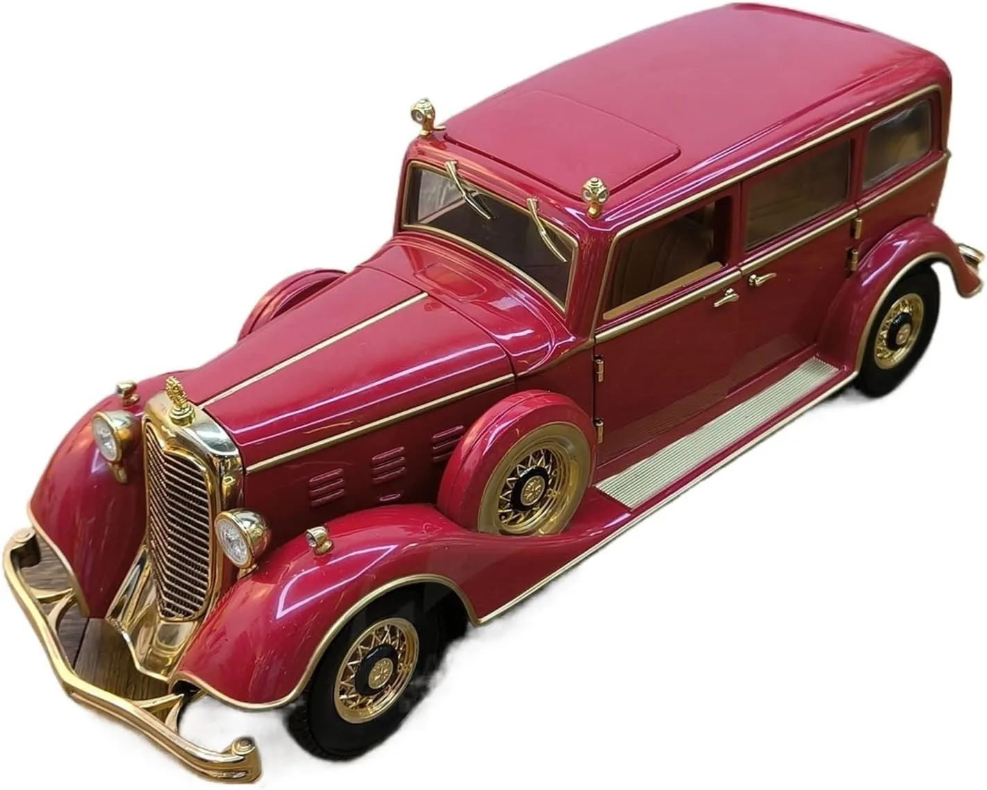 Metal Car Model 1:18 for Cadillac 8C 1932 Classic Car Model Hobbyist Miniature Vehicle Ornament Die Cast Vehicles