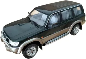 Metal Car Model 1:18 for Nissan 1998 Patrol Gr Y61 Off-Road Vehicle Simulation Resin Car Model Collectible Ornaments Die Cast Vehicles