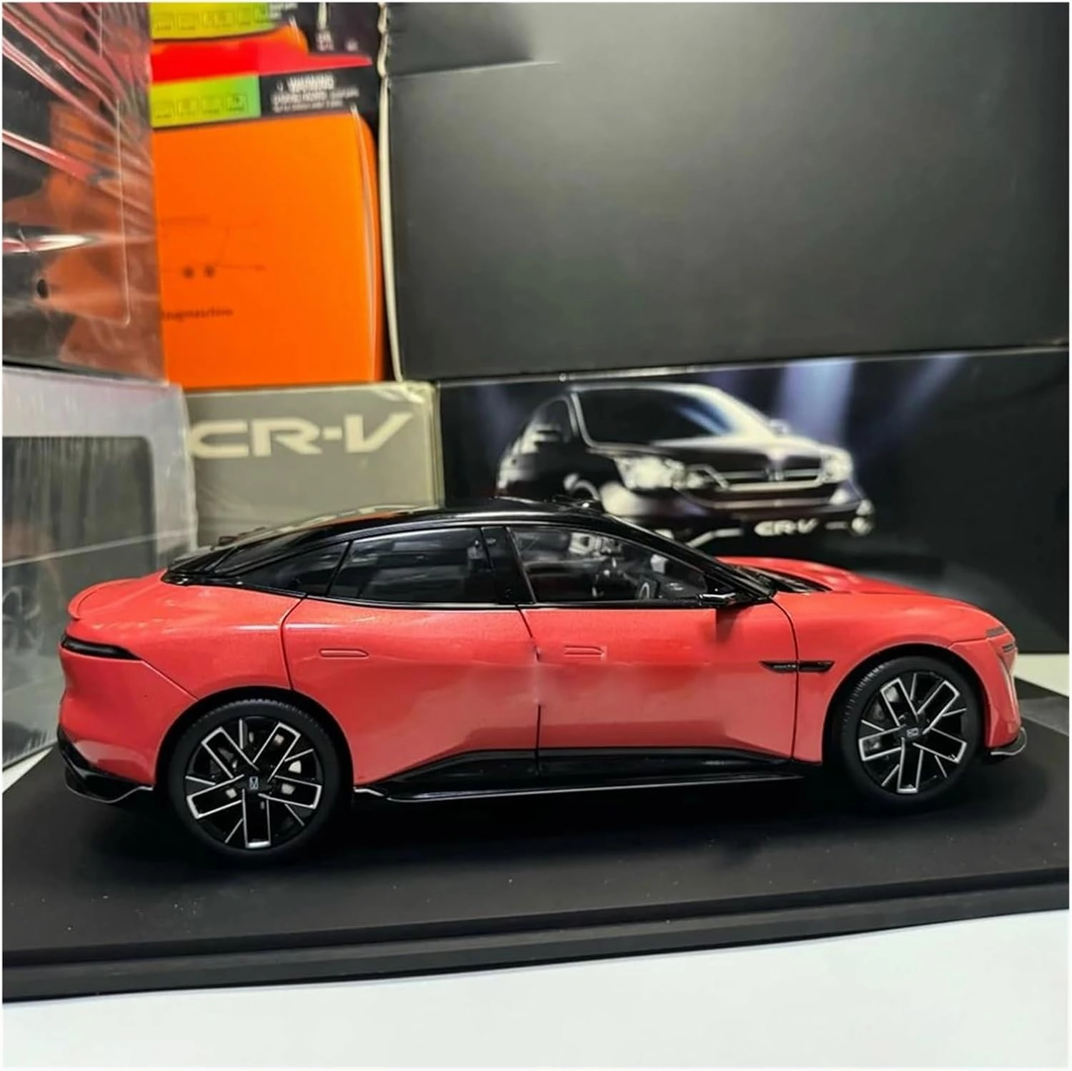 Metal Car Model 1:18 for Avita 06 Simulation New Energy Vehicle Model Static Ornaments Fan Souvenir Die Cast Vehicles(Red)