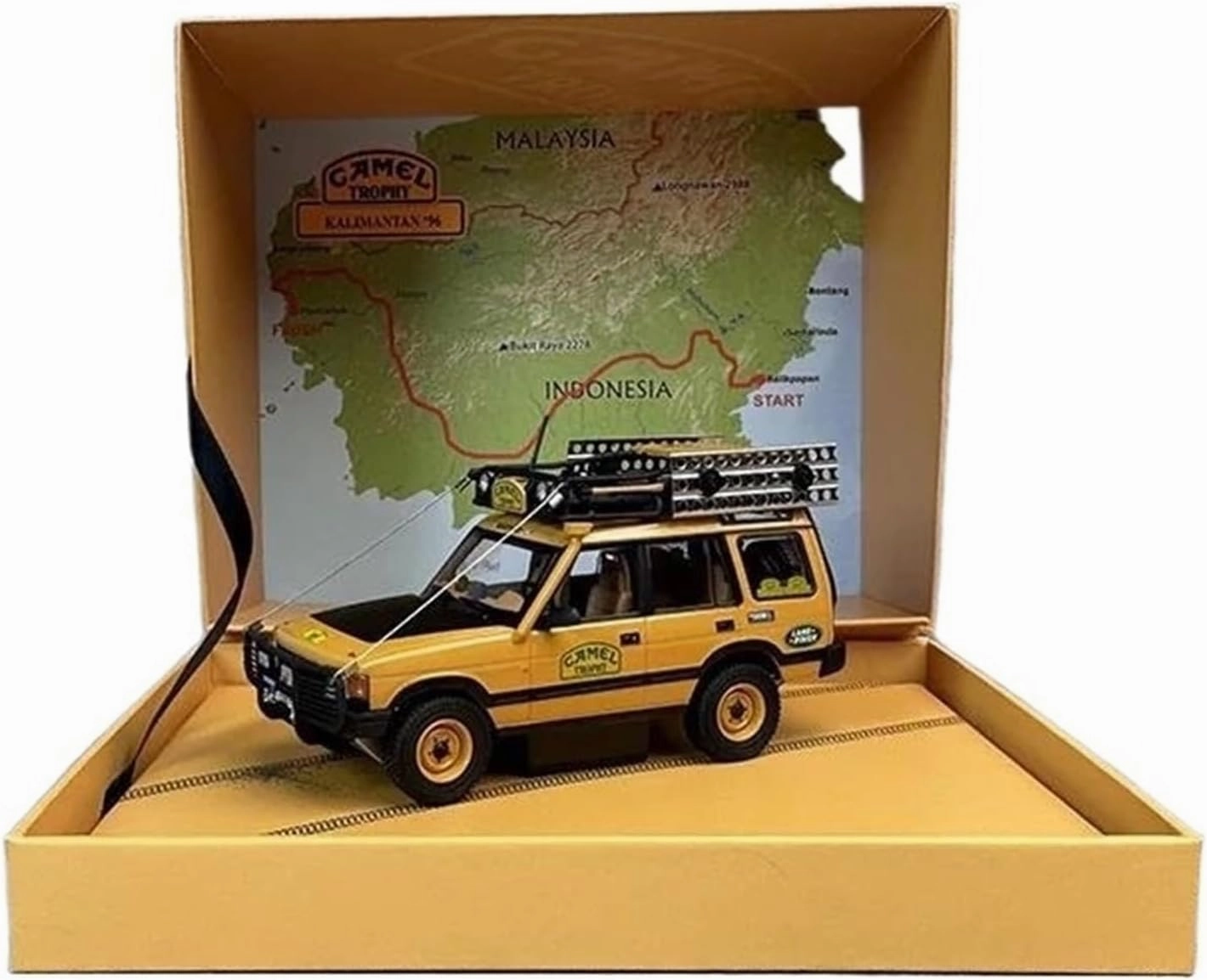 Metal Car Model 1:43 for Discovered First Camel Cup Kalimantan Station Alloy Car Model Classic Vehicle Collection Die Cast Vehicles