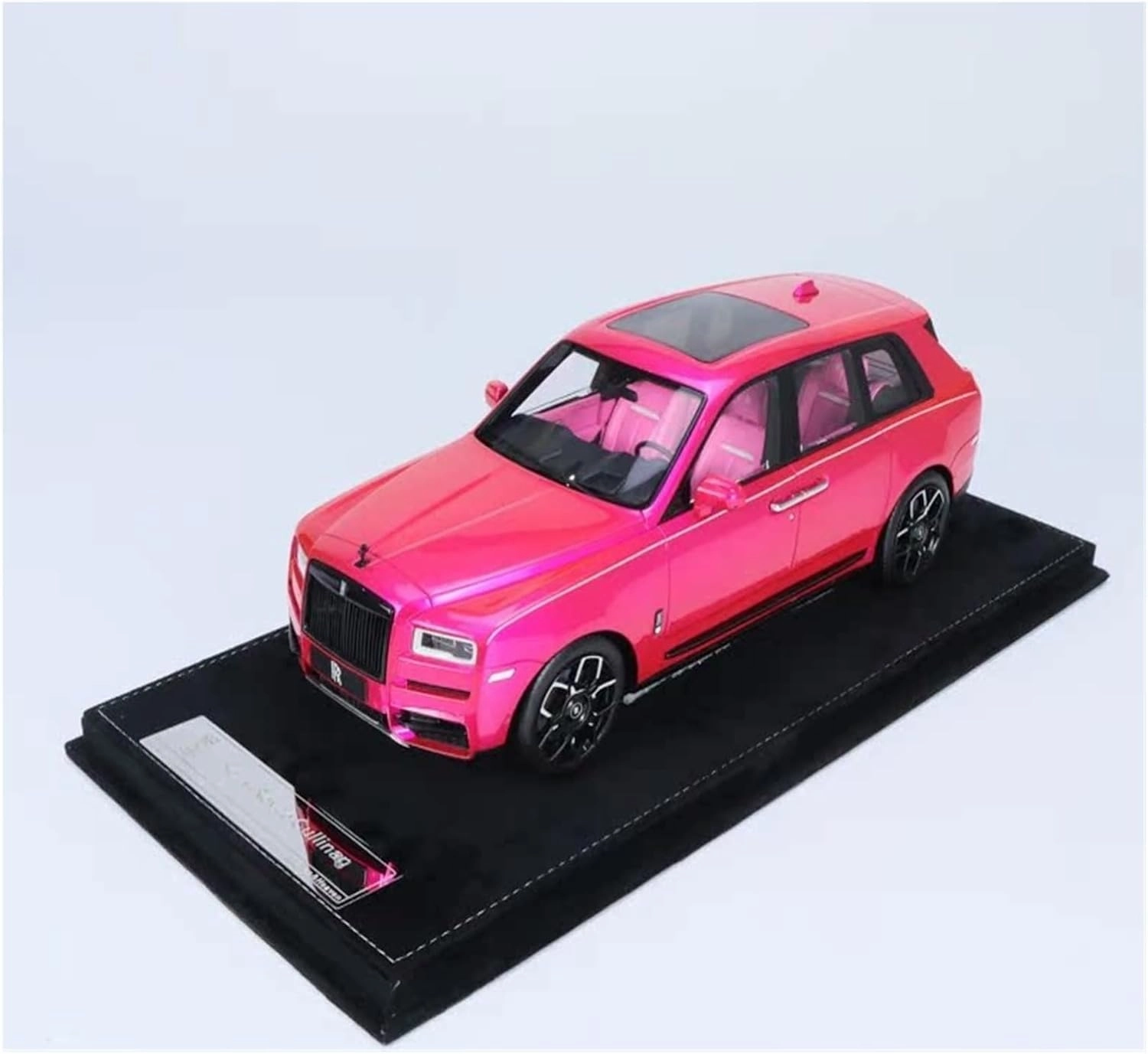 Metal Vehicles Toys 1:18 for Rolls-Royce Cullinan Pink Green Retro Decorative Alloy Car Model Collector's Window Display Home Or Office Décor(Pink)