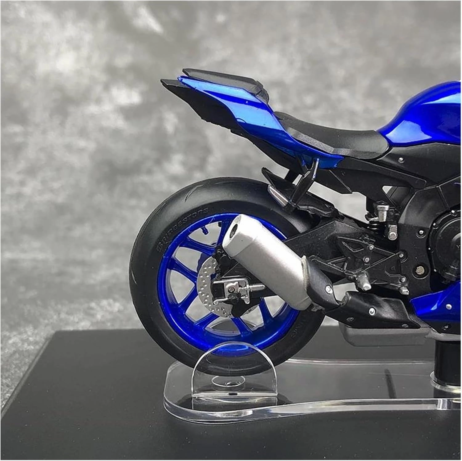 Mini Simulation Motorcycle Toys 1/18 for CM ModeYZF-R1 Deluxe High Performance Motorcycle Die-Cast Toy Model Motorcycle Racing with Display Case Adult for Boys(Red)