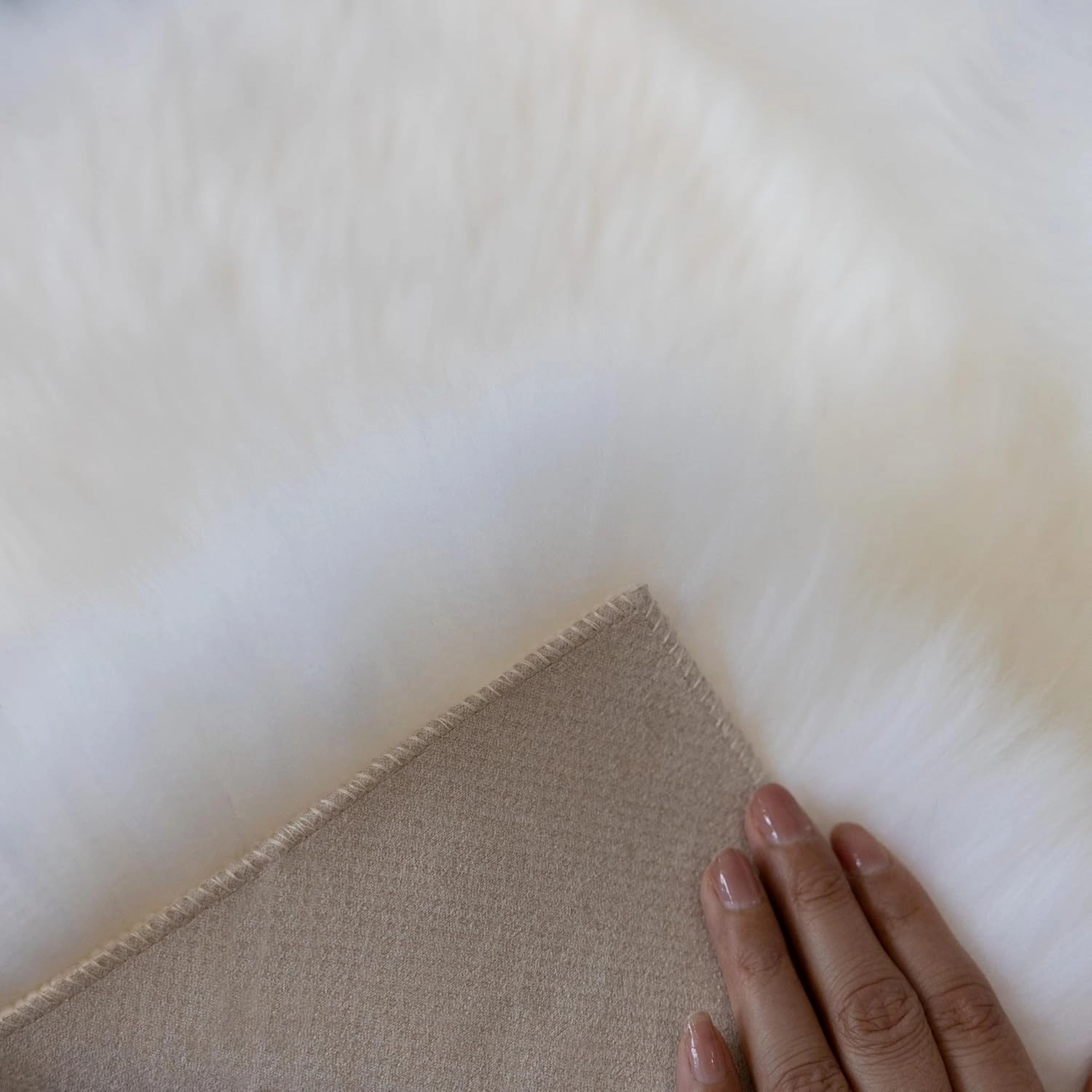 Natural Australian Sheepskin Seat Chair Pad,Soft Wool and Non-Slip Backing Cover for Home Office Chair Computer Chairs, car Seats, Kitchen and Dining Room Square Pack of 1 (Pearly White, 18"×18”)