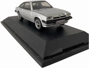Simulation Car Model 1：43 for Opel Manta B Silvr Classic Alloy Car Model Static Ornament Souvenir Collection Mini Vehicles Toys