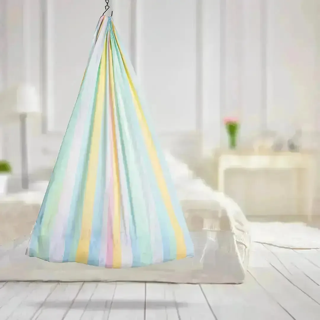 Teddy Time: Cozy Teddy Bear Printed Cradle with Safety Net
