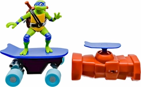 Teenage Mutant Ninja Turtles Toy, Leonardo Half Pipe RC Skate Vehicle, 2.4 GHz Skateboard Controller, Mutant Mayhem TMNT Remote Control Toy for Kids, Ages 3 